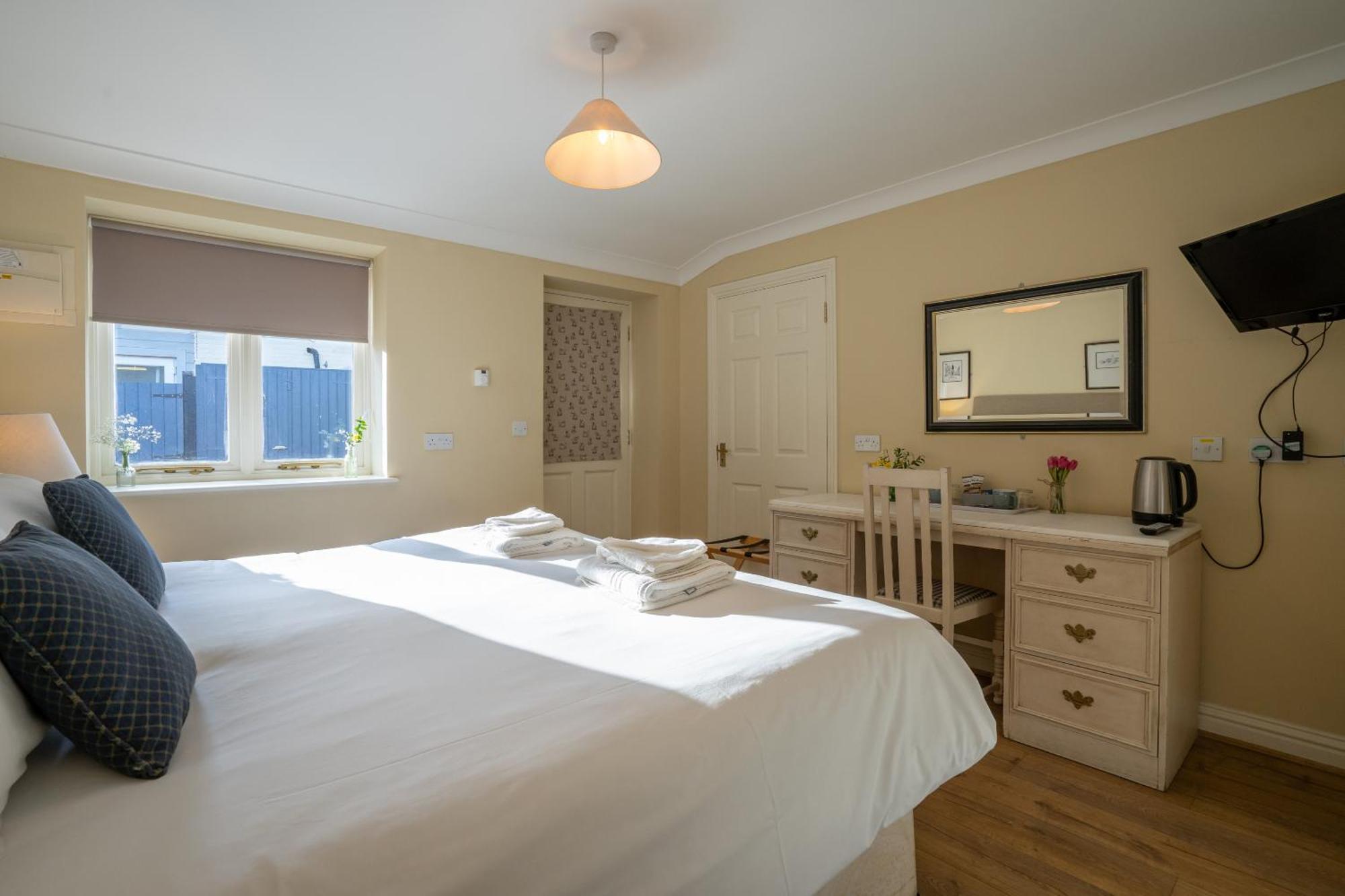 The Bedingfeld Arms Hotel Oxborough Phòng bức ảnh