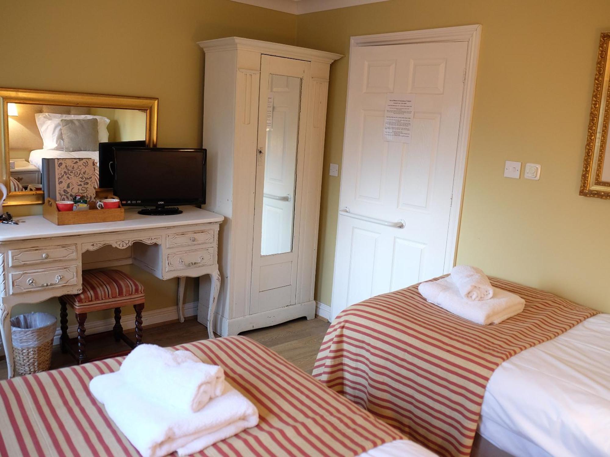 The Bedingfeld Arms Hotel Oxborough Phòng bức ảnh